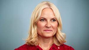 Wie die königliche familie bestätigt hat, leidet die norwegische kronprinzessin an einer seltenen chronischen lungenerkrankung. Lungenfibrose Das Ist Die Krankheit An Der Mette Marit Leidet Stern De