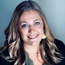 Amanda Bednarek's Instagram, Twitter & Facebook