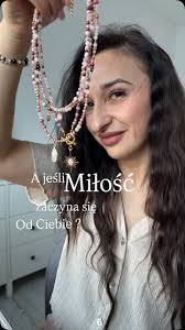 🔮 Naszyjnik, który jest czymś więcej niż biżuterią… 🔮 Czy wierzysz, że  kamienie naturalne mają moc? ✨ Naszyjniki z naturalnych kamieni to nie  tylko ozdoba, ale także osobisty talizman, który może wspierać