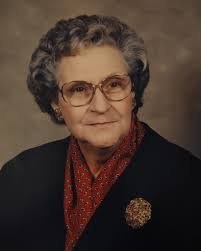 Martha Summers's Instagram, Twitter & Facebook