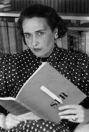 Her idiosyncratic and thematically introspective poetry has been considered one of the most unusual bodies of work in latin american literature. Victoria Ocampo Una Mujer Una Mesa Y Cientos De Reflexiones La Biela