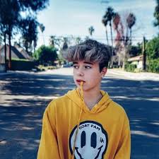 Singer 🖤 new merch out now! Gavin Magnus Bio Age Net Worth Salary Height In Relation Nationality Body Measurement Career