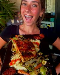 Profil untuk CorkScrew Bar & Grille