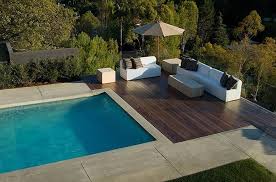 outdoor seating by pool minimalisthousemodern piscine rectangulaire deco piscine piscine amenagement paysager
