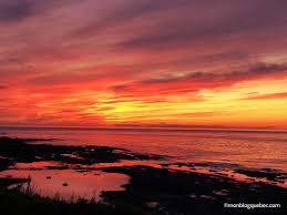 Decouvrir Voyage En Gaspesie Au Quebec Grande Vallee Coucher De Soleil Sur Le Saint Laurent Monblogquebec Coucher De Soleil Voyage Quebec