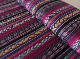 Ethno muster mit stilisierten blumen, samen, pollen und kreisen. Mexikanischer Ethno Stoff Black Pink Ikat Muster Ethno Stoffe Ethno Fester Stoff