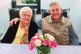 Meine eltern feierten ihre eiserne hochzeit, 65 jahre miteinander in guten wie in schlechten zeiten, solche vorbilder braucht unsere jugend. Josefa Und Bruno Foller Feiern Eiserne Hochzeit 65 Jahre Eng Verbunden Marienmunster Westfalen Blatt