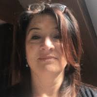 Kristi Hewitt's Instagram, Twitter & Facebook