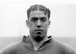 🦁🎉 On August 30, 1943, one of #CelticFC's greatest ever players, and the  club's second highest goalscorer of all-time was born. Happy Birthday,  Bobby! 🎂