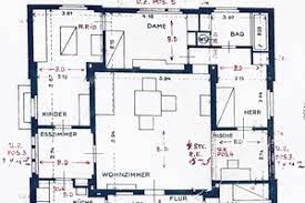 Auf quadratischem grundriss mit 144 quadratmetern gruppieren sich schlafzimmer, bad, kinderzimmer und küche um einen erhöhten aufenthaltsraum im. Das Staatliche Bauhaus In Weimar Und Das Haus Am Horn Teil 1 Ziegelindustrie International