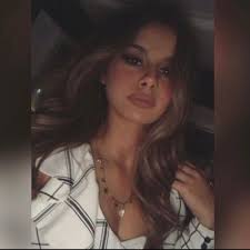 أعلنت الفنانة الشابة منة عرفة، عن عقد قرانها على خطيبها محمود المهدى في حفل عائلى بسيط، حيث كتبت على صفحتها الشخصية بموقع فيس بوك: Ù…Ù†Ø© Ø¹Ø±ÙØ© Mennaarafah Twitter