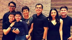 Pinoy boxer riel casimero defends bantamweight title. Isko Moreno S Real Name