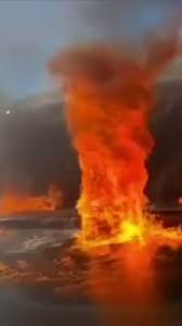 Ministerin estelle setzt sie im kampf ein. Plotzlich Entspinnt Feuer Tornado Bei Feuerwehrubung Videos Von The Weather Channel Weather Com