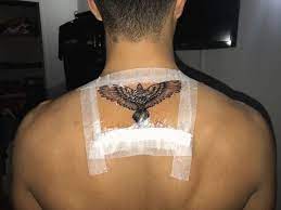 Kleine Tattoo Designs Fur Manner Mit Tiefen Bedeutungen Eagle Tattoos Forearm Tattoos Tattoos For Guys