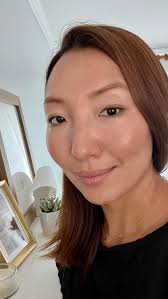 It’s summer and most weekdays I’m a personal driver to my kids. Like most  moms, I don’t have the time to do a full glam look everyday, so I’m sharing  a really quick glimpse into my everyday 10 min ...