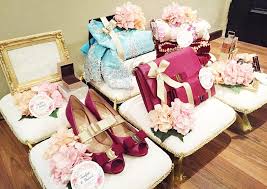 Pada anda yang inginkan kelainan di majlis anda boleh lah cuba idea hantaran tunang yang ini, murah dan praktikal. 35 Hantaran Kahwin Yang Best Untuk Majlis Nikah Luarbiasa Istimewa