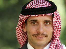 عمل الأمير علي بن الحسين في الحرس الملكي الأردني بالفترة ما بين 1999م الى 2008م وتولى بعد ذلك مهمة لتشكيل المجلس الوطني للأمن وإدارة الازمات في الأردن، وتسلم في اكثر من مرة منصب نائب الملك خلال. Ù…ØµØ¯Ø± Ù„Ø¨ØªØ±Ø§ Ø§Ù„Ø£Ù…ÙŠØ± Ø­Ù…Ø²Ø© Ù„ÙŠØ³ Ù‚ÙŠØ¯ Ø§Ù„Ø¥Ù‚Ø§Ù…Ø© Ø§Ù„Ù…Ù†Ø²Ù„ÙŠØ© ÙˆÙ„Ø§ Ù…ÙˆÙ‚ÙˆÙØ§