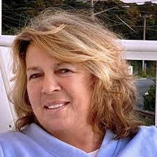 Kelly Dickson's Instagram, Twitter & Facebook