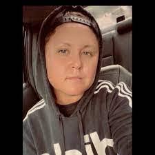 Kari Hodson's Instagram, Twitter & Facebook