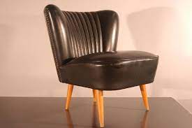 schwarzer cocktail sessel mit holzfussen 1960er jahre guter etsy kleinmobel sessel cocktailsessel
