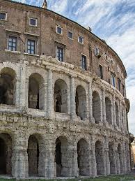 The theater of marcellus (teatro di marcello) is a structure which construction was started by julius caesar. Stadtereise Rom 7 Antike Sehenswurdigkeiten Am Tiber Ufer Rom Antikes Rom Altes Rom