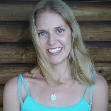 Melissa Hobson's Instagram, Twitter & Facebook