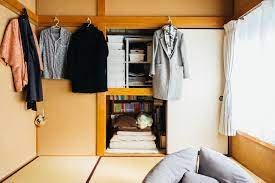 整理整頓の行き届いた 6畳の和モダンな暮らし 6畳 小さなアパートの整理 畳 インテリア
