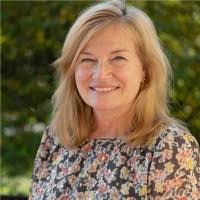 Beth Mong's Instagram, Twitter & Facebook