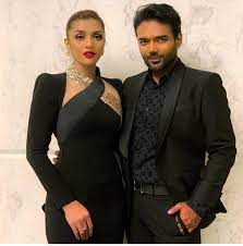 What if designer duo rizman ruzaini have their own separate labels? Pereka Fesyen Rizman Pilih Nurida Suraya Ahli Perniagaan Sebagai Bakal Isteri Sensasi Selebriti