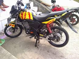Saat naik diatas jok honda verza ini terasa tinggi jok ketanah terasa rendah. Gagah Sekedar Coretan