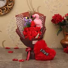 From collectors items to flowers, you're bound to find something your girlfriend will like in this section. Tied Ribbons Valentine Day Gift For Girls Girlfriend Wife Her Romantic Gift Pack Bouquet Of Red Scented Rose Flowers Swan Keychain And Small Fur Heart Cushion Assorted Gift Box Price