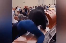 This is meninas dançando funk(1) by muti loucaso on vimeo, the home for high quality videos and the people who love them. Video Flagra Danca Sensual De Viuva Sobre Caixao De Marido Assassinado