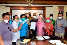 Ternyata ada juga beberapa pekerjaan kantor yang bisa kita kerjakan dirumah sambil bersantai. Dpd Spn Audensi Dengan Dprd Dprd Jateng