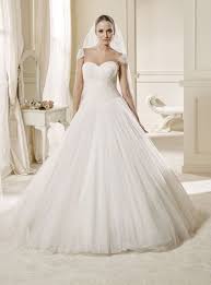 Abiti che si allontanano dal bianco puro, o che preferiscono semplicità e. Vestito Da Sposa Bustier Con Gonna Vaporosa Di Tulle E Spalline Particolari
