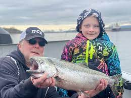 Portland, Oregon Fishing Guide For Salmon, Sturgeon, Walleye