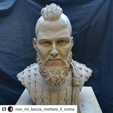 DUDE!! #Repost @non_mi_lascia_mettere_il_nome ・・・ Bjorn Ironside... Busto  in argilla  #vikings#bjorn#alexanderludwig#vikingsart#bjornironside#clay#arte#passione  #bjornvikings#kattegat#historyvikings#ragnarlothbrok#bjornlacorazza#sculpture  ...