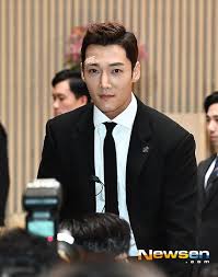 5 drama korea populer yang diperankan kim soo hyun · jang ki yong dan lee soo hyuk jadi cameo · tampilkan potongan adegan crash landing . Pin By Sophie Tieu On Choi Jin Hyuk Choi Jin Hyuk Shin Sung Rok Actors