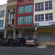 Proposed construction and completion of one unit single storey commercial building on part of lot 6232, mukim ijok, daerah kuala selangor, selangor darul ehsan for tetuan paragon pinnacle sdn bhd. Grand Teknik Bina Sdn Bhd 21 Visitors