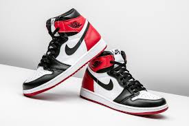 Air Jordan 1 High Top Black And White Air Jordan 1 Retro High Og Black Toe 555088 125 In 2020 Air Jordans Jordan Shoes For Men Jordans