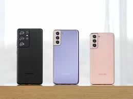 And if you ask fans on either side why they choose their phones, you might get a vague answer or a puzzled expression. Galaxy S22 S22 Und S22 Ultra Die Displays Im Grossenvergleich Curved De