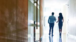 Lau apa rahasia bosnya yang dapat menurunkan derajatnya itu yang telah diketahui oleh anak buahnya. Three Strategies For Persuading Your Boss And When To Use Them