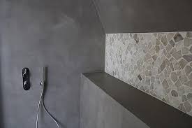 Toute de béton ciré vêtue, cette cuisine contemporaine mêle inox et bois foncé. Le Beton Cire Dans La Cuisine La Nouvelle Tendance Mobilyeah