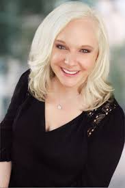 Eileen Downey's Instagram, Twitter & Facebook