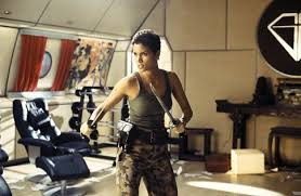 Sa nu mori azi (die another day) a fost nominalizat la premiile golden globes. SÄ Nu Mori Azi