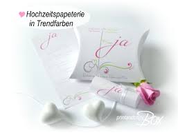 Ausgefallene Hochzeitseinladung Einladungsbox Mit Schriftrolle In Den Trendfarben Rosa Und Hochzeitseinladung Ausgefallene Hochzeitseinladungen Karte Hochzeit