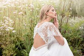 Gibt es auch brautkleider mit farbigen details? Ellis Bridals Brautkleider Brautkleid Hochzeitskleid Hochzeit Hochzeitskleider Brautmode Brautmoden