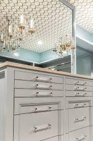 Последние твиты от paper moon (@papermoonmadrid). San Antonio Cabinet Painting Project Gallery See Our Work Paper Moon Painting Painting Cabinets Paint Cabinets White Grey Painted Kitchen