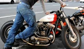 Cara mengatasi masalah karburator sepeda motor. 8 Pertanda Bahwa Motormu Perlu Diservis Segera Nggak Mau Kan Mogok Tiba Tiba