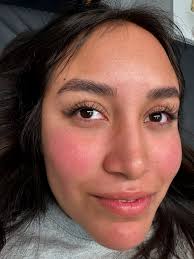 I'm a licensed lash tech in Az and accepting new clients come book 💗 insta  @beautybyuniquee