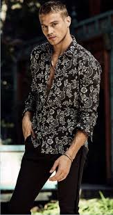 Black And White Floral Dress Shirt Mens Monochrome Summer Combo With A Black White Floral Shirt With Rolled Up Sleeves Black Denim Cooper Camisas Da Moda Moda Masculina De Verao Moda Masculina Dicas